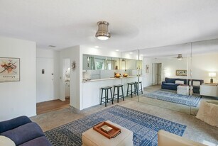 77845 California Dr in Palm Desert, CA - Building Photo