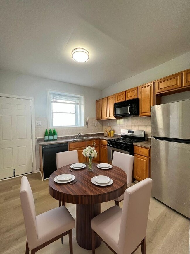1318 S 30th St in Philadelphia, PA - Building Photo - Building Photo