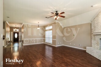 9037 San Joaquin Trail, Unit 24 in Fort Worth, TX - Building Photo - Building Photo