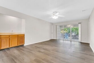 1311 Clubside Dr in Longwood, FL - Foto de edificio - Building Photo