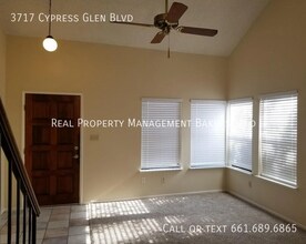 3717 Cypress Glen Blvd in Bakersfield, CA - Building Photo - Building Photo