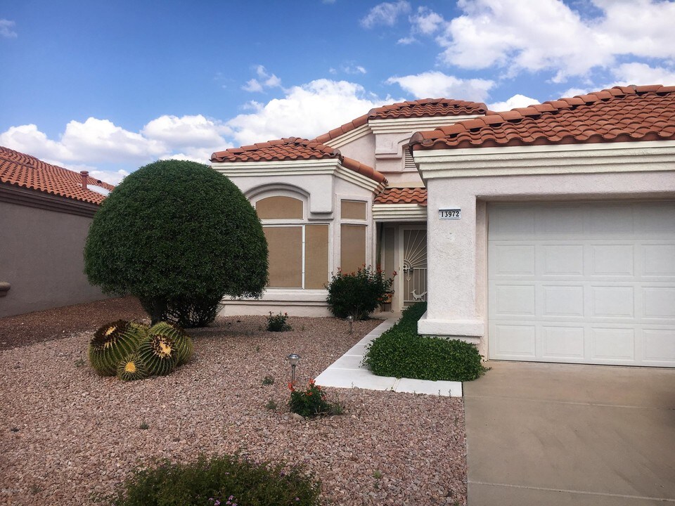13972 N Trade Winds Way in Oro Valley, AZ - Building Photo