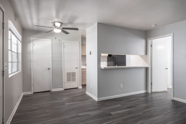 Laurel Heights Apartments in New Braunfels, TX - Building Photo - Interior Photo