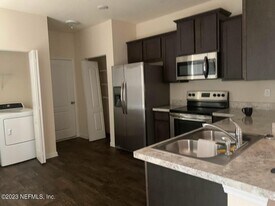 7872 Echo Springs Rd in Jacksonville, FL - Building Photo