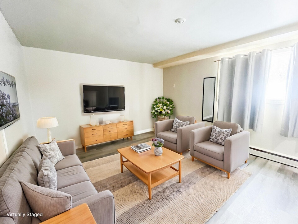 Carlson Apartments in Regina, SK - Building Photo