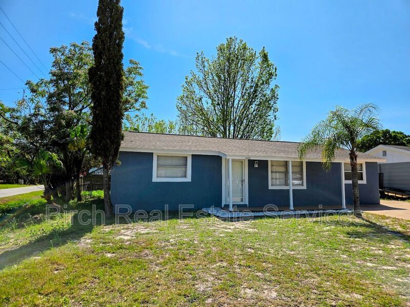 6448 Reno Ave in New Port Richey, FL - Foto de edificio