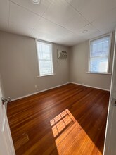 22 Weaver Ave in Bloomfield, NJ - Building Photo - Building Photo