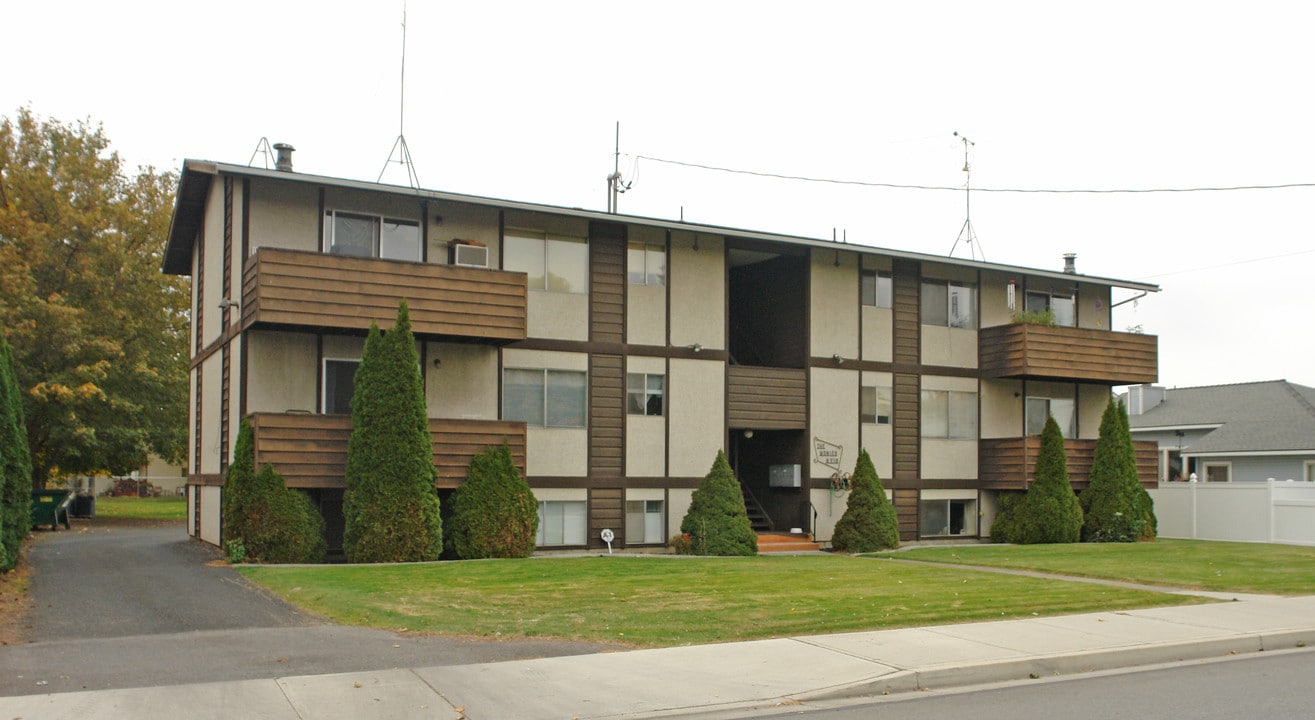 219 N University Rd in Spokane, WA - Foto de edificio