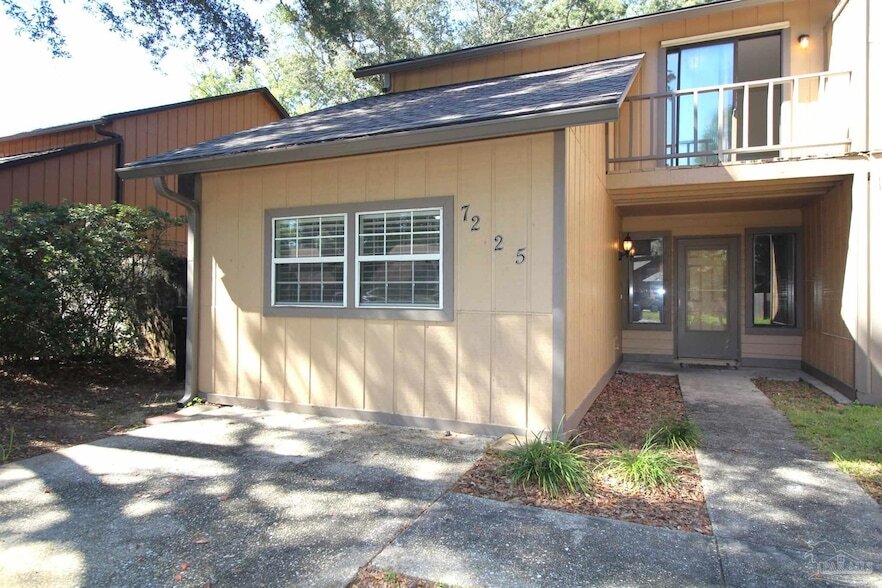 7225 Dogwood Terrace Dr in Pensacola, FL - Foto de edificio