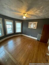 62 Union St, Unit 2 in Boston, MA - Foto de edificio - Building Photo