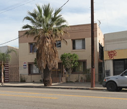 2662 Pasadena Ave in Los Angeles, CA - Building Photo - Building Photo