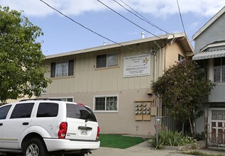 The Christina Apartments in Oakland, CA - Building Photo - Building Photo