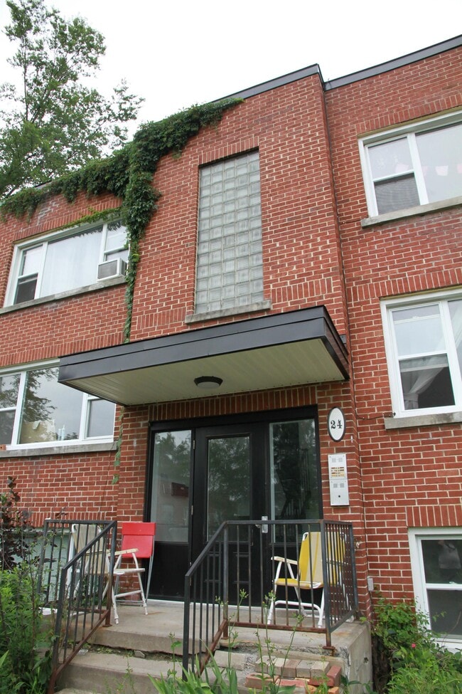 24 Chapleau Ave in Ottawa, ON - Building Photo - Building Photo