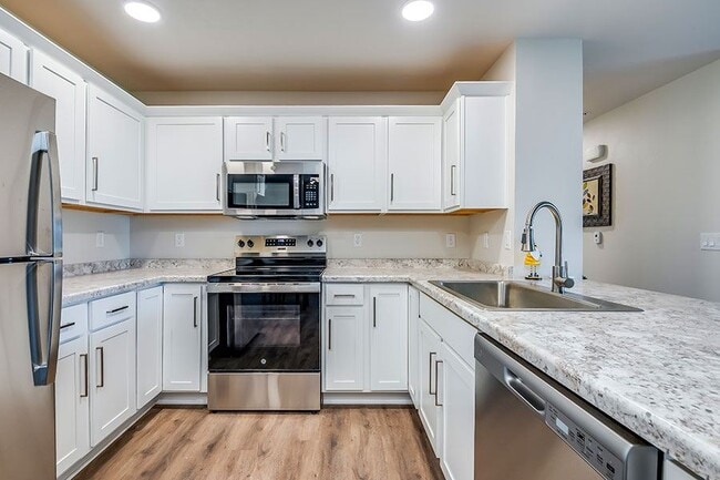 HILLCREST ESTATES in Shawano, WI - Building Photo - Building Photo