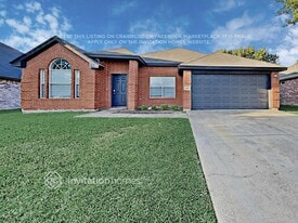 210 Creek Point Ln in Arlington, TX - Building Photo