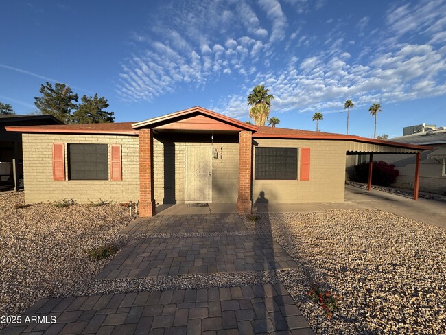 1014 S Butte Ave in Tempe, AZ - Building Photo - Building Photo