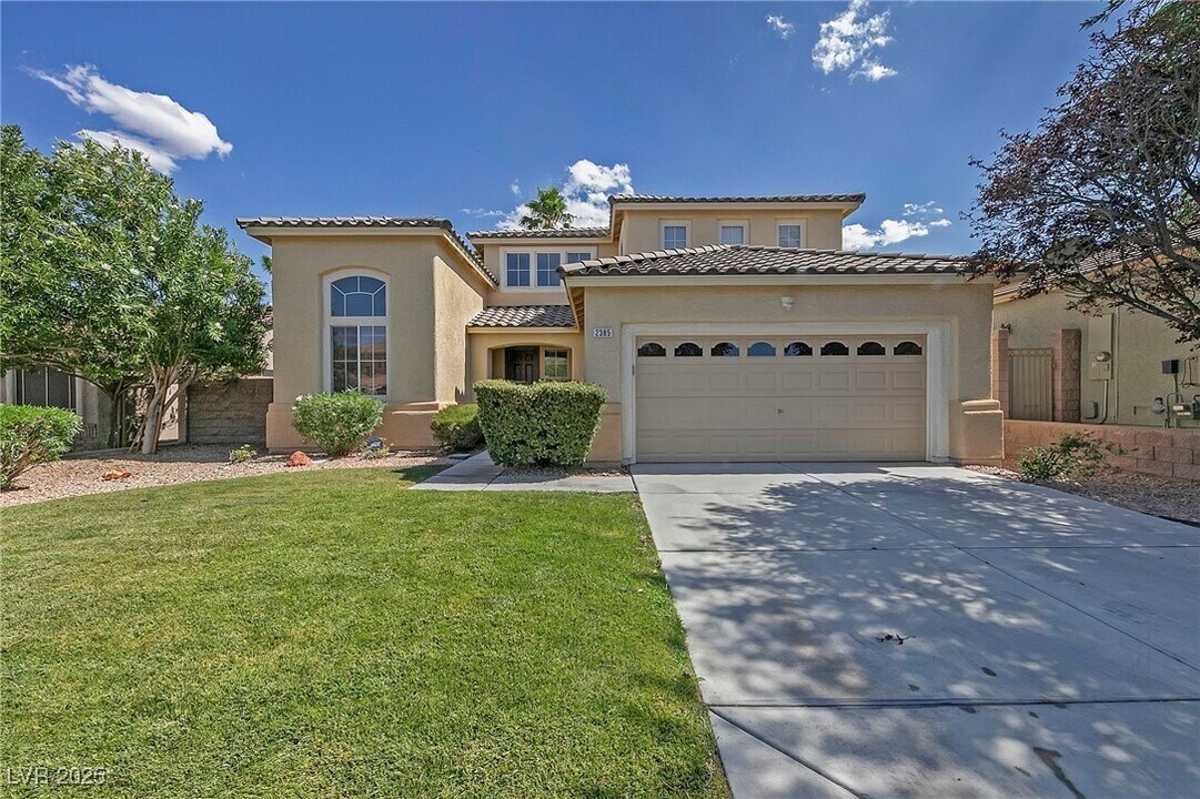 2385 Stansbury Ct in Henderson, NV - Building Photo
