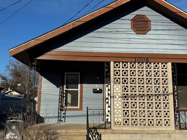property at 1006 N 12th St