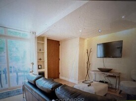 830 W Altgeld St, Unit #1f in Chicago, IL - Building Photo