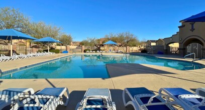 693 W Calle Ocarina in Sahuarita, AZ - Building Photo - Building Photo