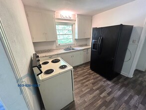 1008 Elmore St in Marshall, TX - Building Photo - Building Photo