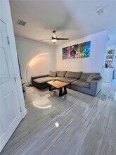 4654 Santa Cruz Way in Davie, FL - Foto de edificio - Building Photo