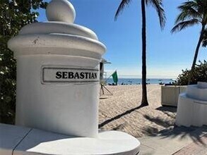 561 Bayshore Dr, Unit 5 in Fort Lauderdale, FL - Foto de edificio - Building Photo