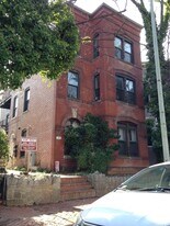 329 E St SE in Washington, DC - Building Photo