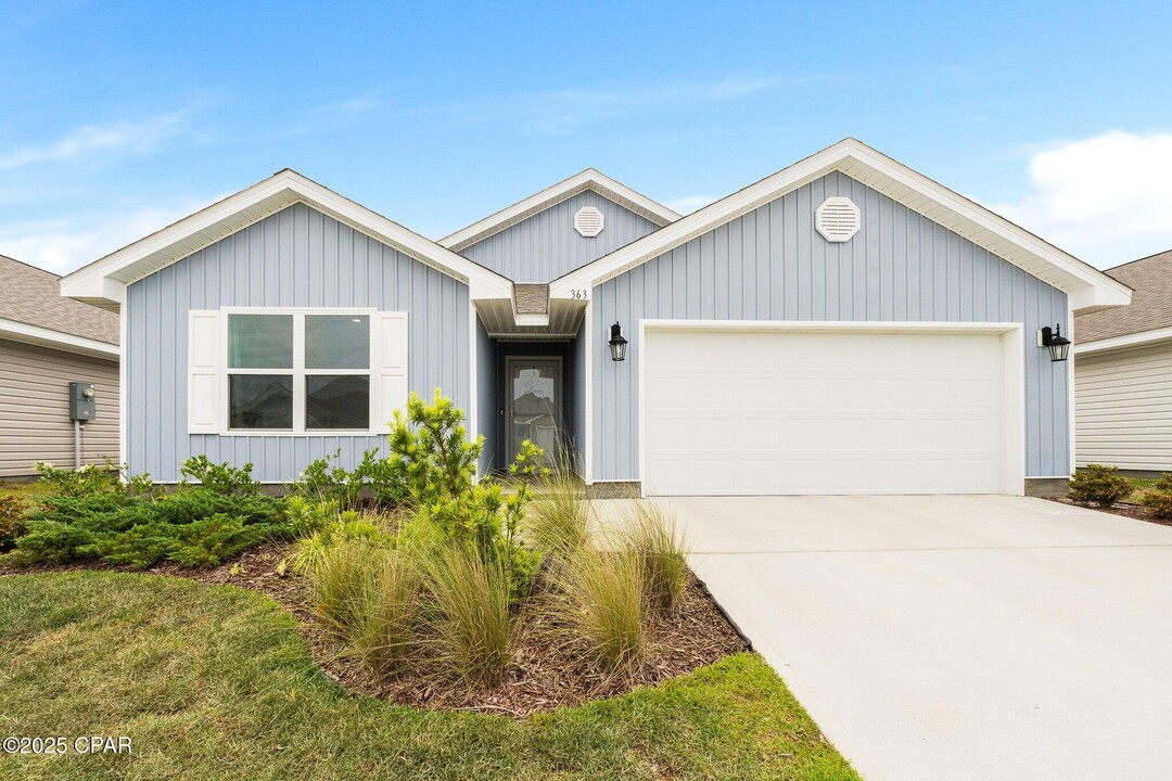 363 Highbrook Rd in Callaway, FL - Foto de edificio