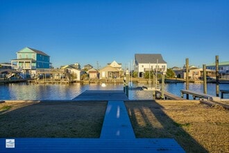4056 4th St in Surf City, NC - Building Photo - Building Photo