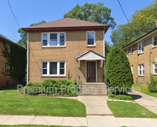 property at 907 14th St