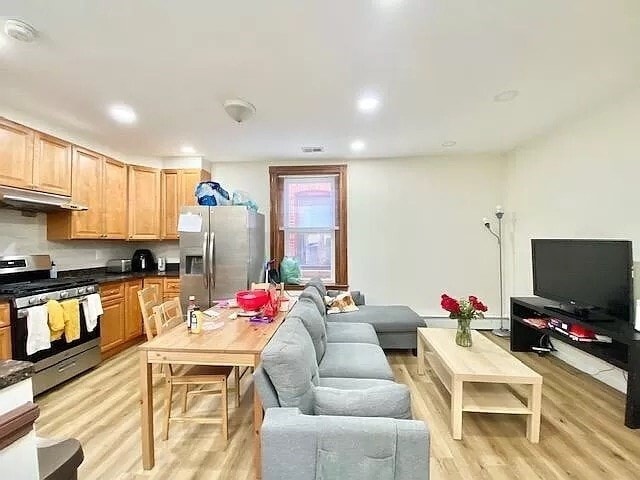 129 Cedar St, Unit 1