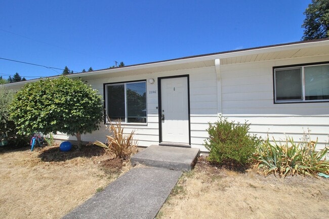 2208-2208 NE 80th Ave in Portland, OR - Building Photo - Building Photo