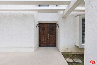 26952 Garret Dr in Agoura Hills, CA - Building Photo - Building Photo