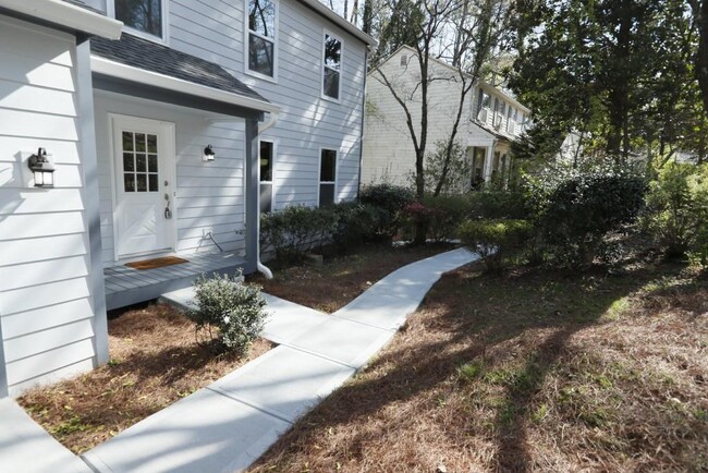 785 Barrington Way in Roswell, GA - Building Photo - Building Photo