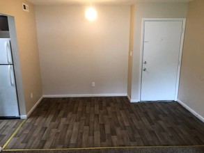 Chelsea Square Apartments in Mansfield, OH - Building Photo - Building Photo
