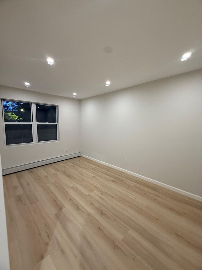 110-23 172nd St in Queens, NY - Building Photo - Building Photo