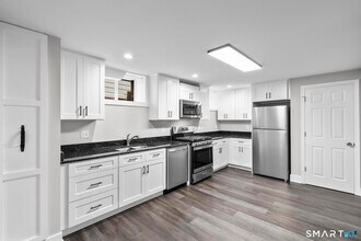 548 Ferry St in New Haven, CT - Foto de edificio - Building Photo