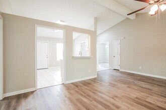 12419 Long Lake Dr N in Jacksonville, FL - Foto de edificio - Building Photo