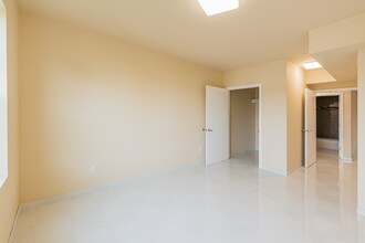317 Lester Ave in Oakland, CA - Building Photo - Building Photo