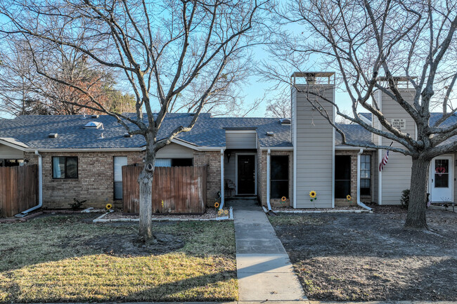 Shadowood Trail Condominiums in Colleyville, TX - Building Photo - Building Photo