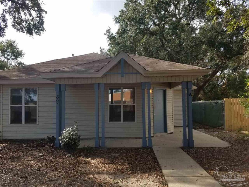337 S I St in Pensacola, FL - Building Photo