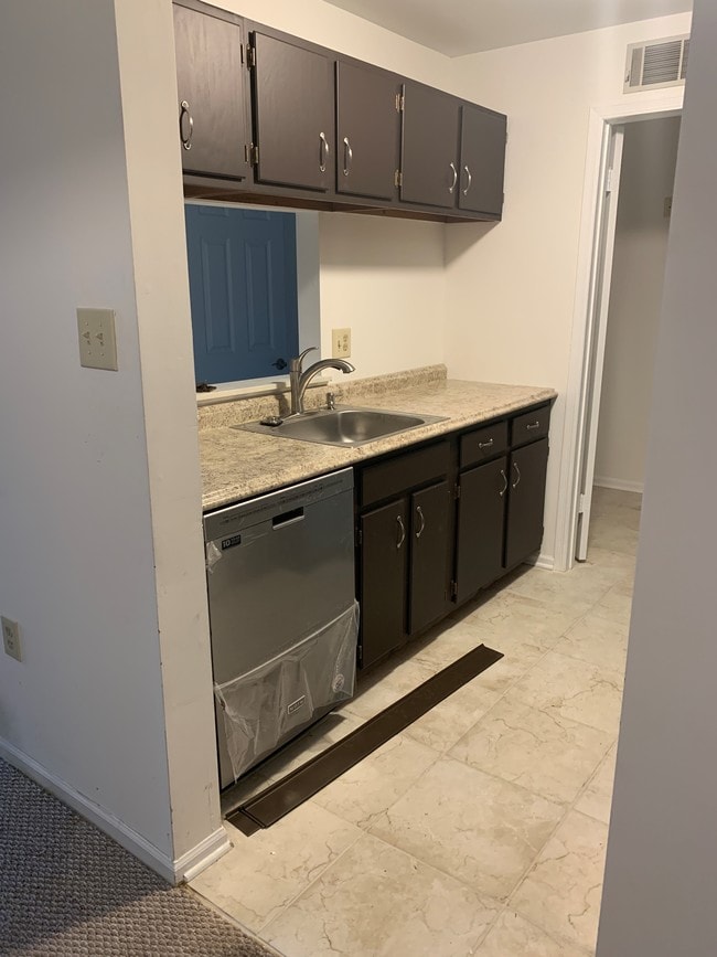 property at 613 Poplar Ct