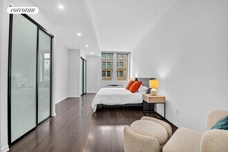 252 7th Ave in New York, NY - Foto de edificio - Building Photo