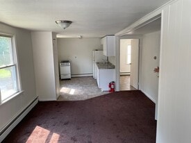 27 Brown Ln, Unit b1 in New Egypt, NJ - Building Photo