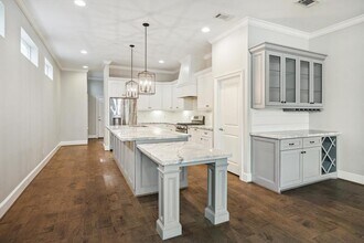 5430 Kiam St in Houston, TX - Building Photo - Building Photo