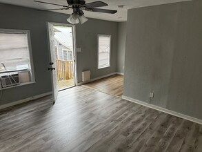 714 Crim Ave in Kilgore, TX - Foto de edificio - Building Photo