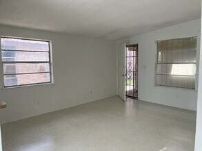 8154 St Andrew Ln in El Paso, TX - Foto de edificio - Building Photo