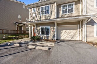 123 Foxden Dr in Fletcher, NC - Building Photo - Building Photo