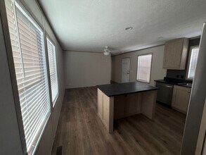 23432 Winifred Ave in Warren, MI - Building Photo - Building Photo